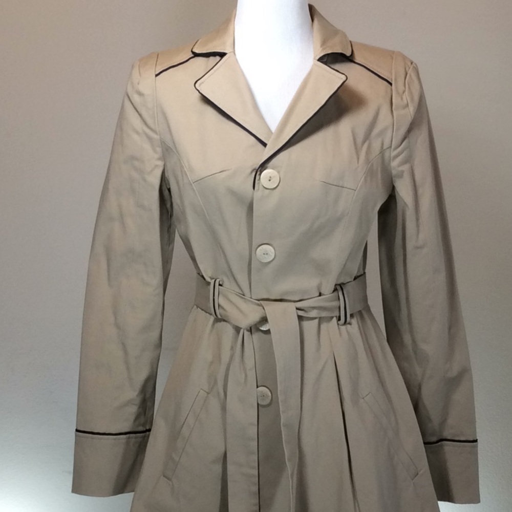 CASS Corset Back Trench Coat - Picture 2 of 7